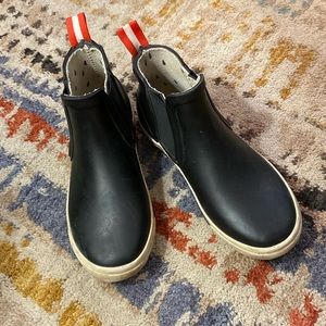 Joules black mid rain boots- sz 12 ( measures 8.5 inches) unisex style